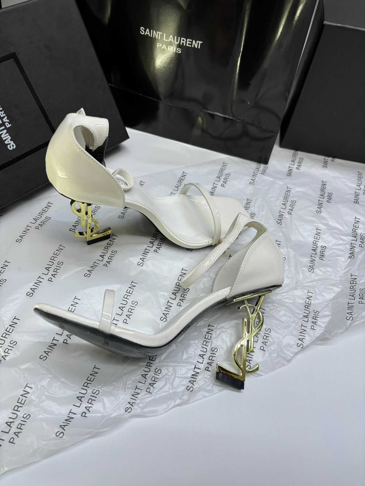 Yves saint laurent